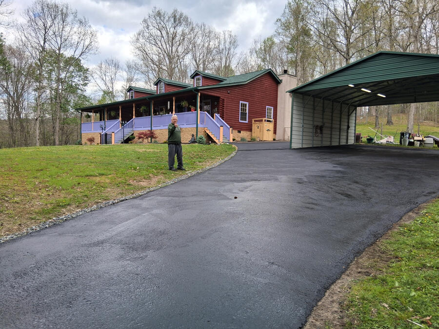 Driveway sealcoating WV Asphalt driveway sealcoating applied in Fairdale, west virginia
